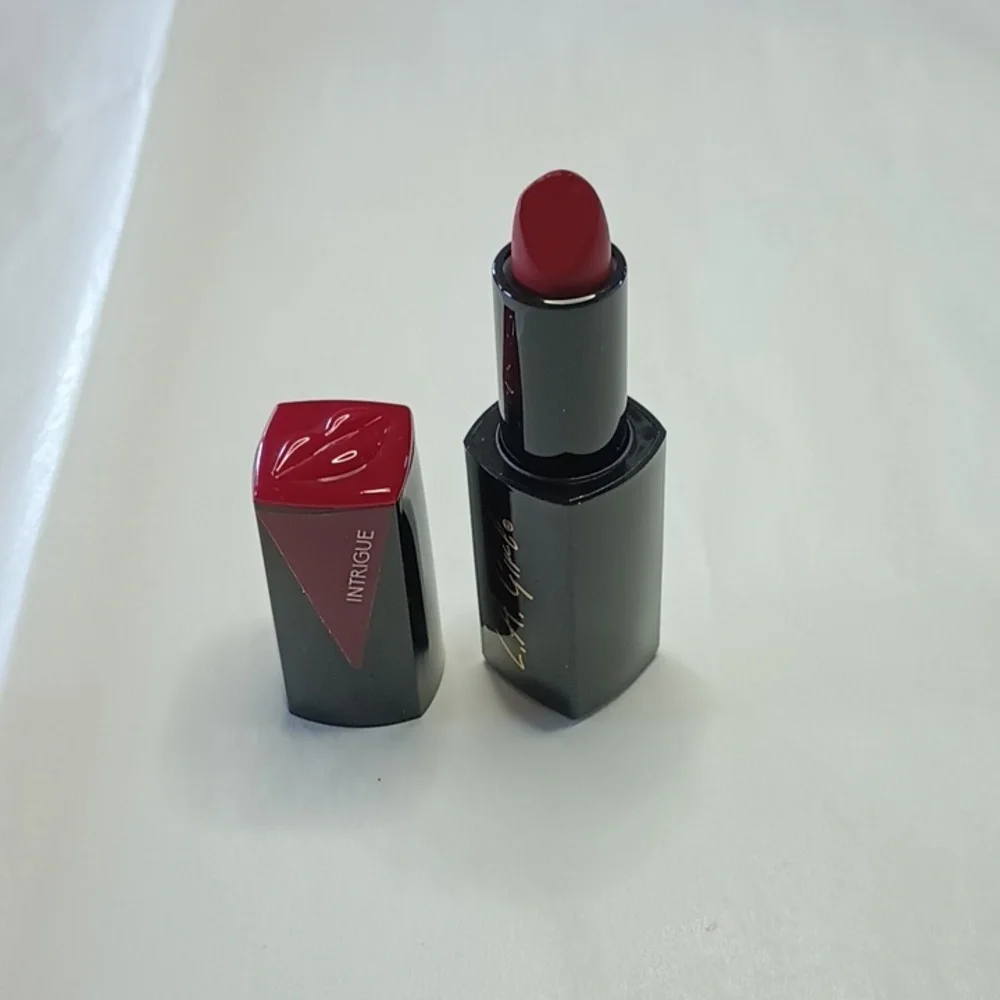 LA Girl Lip Attraction Lipstick - Intrigue